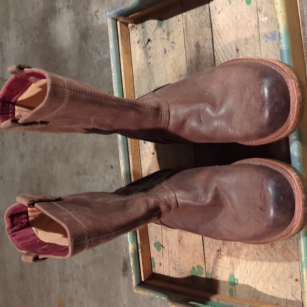 Doc Martens pull on boots